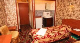 Гостиница Галакт Эконом Санкт-Петербург Двухместный номер с 2 отдельными кроватями и общей ванной комнатой-3